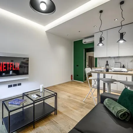 Apartment Deluxe In Brera-duomo, Near Metro *