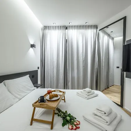 Apartment Deluxe In Brera-duomo, Near Metro *