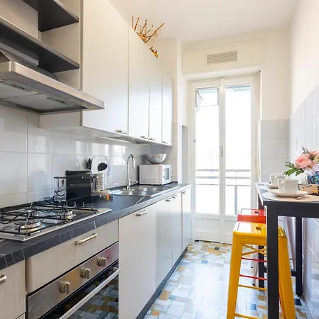 Guesthost - Casa Giuliana Splendido Trilocale Διαμέρισμα