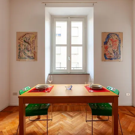 Comodo Nel Centro Storico Di - San Vincenzo Appartement