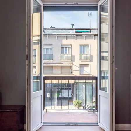 Ospitali - Dimora Tina, Ampio Trilocale In Zona Lambrate Comodo X4 Daire *