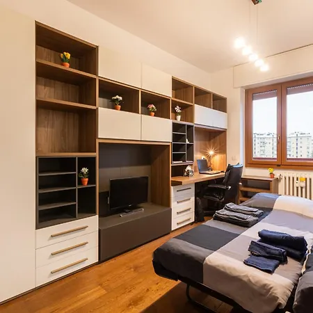 In Famagosta M2 Wifi + Work Station * Milan