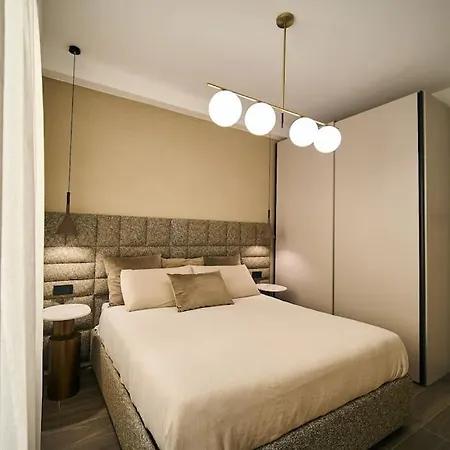 Caravaggio Golden House Next To Duomo アパート