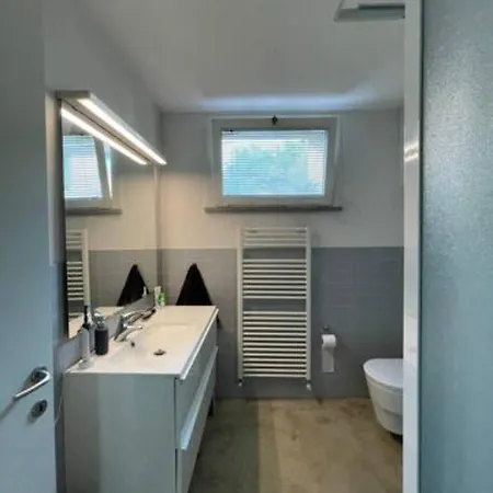 Ampio Loft Su Due Livelli Con Giardino