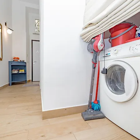 Barbara's House - Navigli - 2 Km From Duomo Milánó