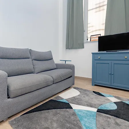 Barbara's House - Navigli - 2 Km From Duomo Milánó