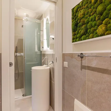 The Rent - One-bedroom Near Crocetta * Milaan