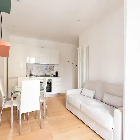 Easytopstay - Porta Romana Urban Chic Apartment *