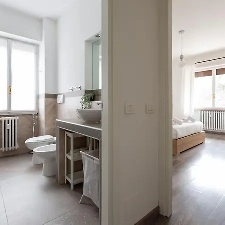 Apartment Large Close To Metro
