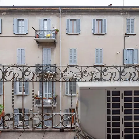 Xenia - Elegant Two-room In Porta Venezia Apartment Milan