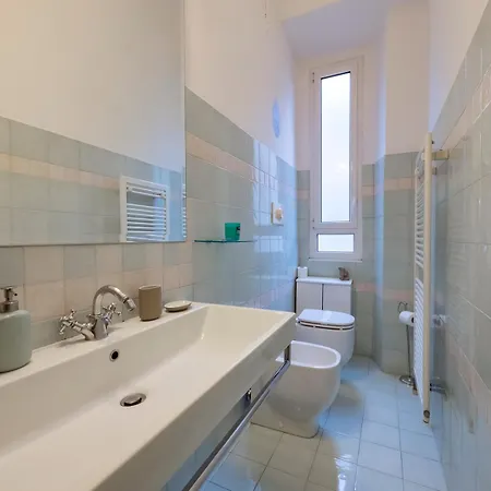 Xenia - Elegant Two-room In Porta Venezia Milan