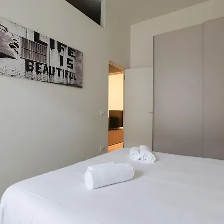 Апартаменты Hacca Collection - Isola-garibaldi District 1br Милан