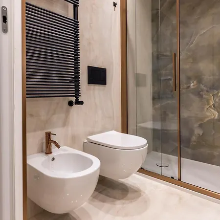 Picasso Golden House Next To Duomo * Mediolan