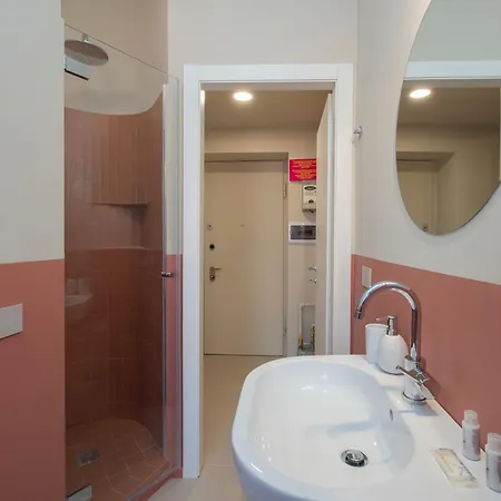 Ihost - Stendhal 49 * Milano