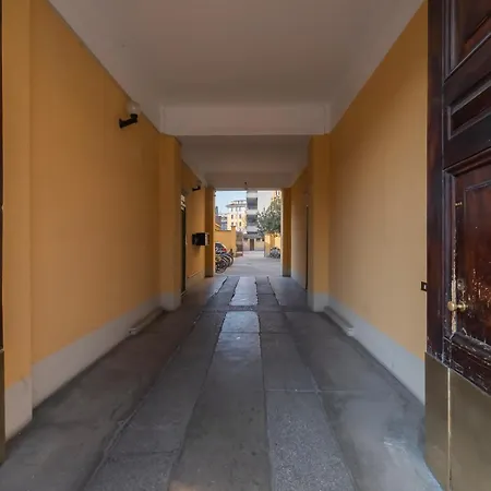 Ihost - Stendhal 49 * Μιλάνο