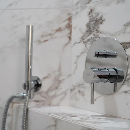 Intrho Duomo Modern With Hammam شقة ميلان