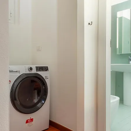 Da Vinci Exclusive - Centrale,m3, Isola District Apartment *