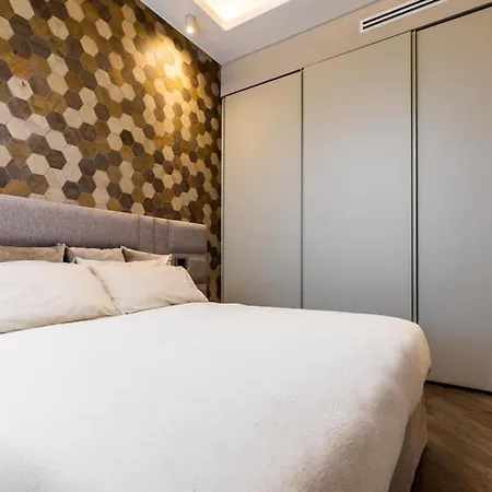 Dali Duomo Golden House Милан