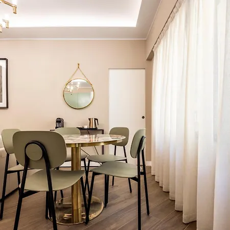 Gogh Golden House Next To Duomo * ميلان