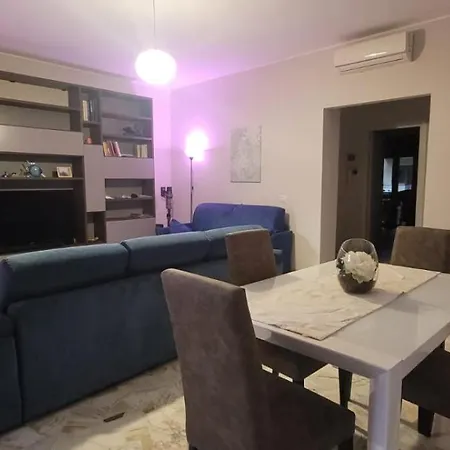 Homestay Confortevole Stanza In Condiviso A Due Passi Dall'aeroporto Di Linate