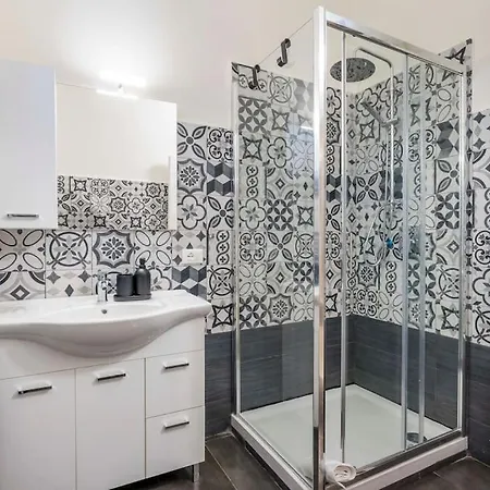 Comfortable 3 Bedrooms Few Steps From Duomo *