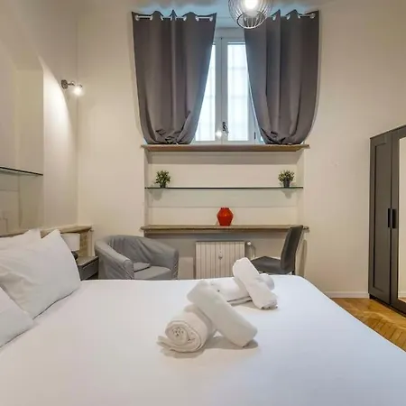 Comfortable 3 Bedrooms Few Steps From Duomo ميلان
