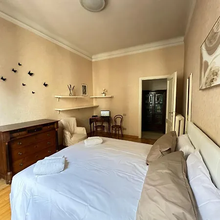 Elegant House Near Citta Studi Apartment