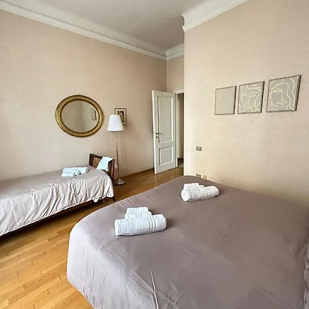 Elegant House Near Citta Studi Apartment