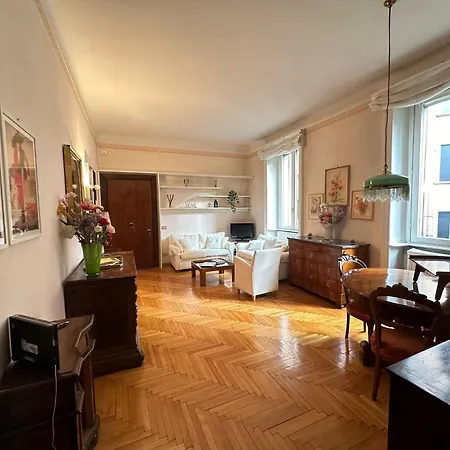 Elegant House Near Citta Studi Apartment
