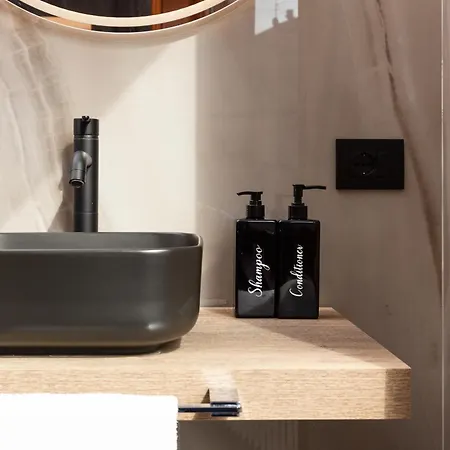 Artstay - Free Parking, Luxury Apt, M5, Sauna *