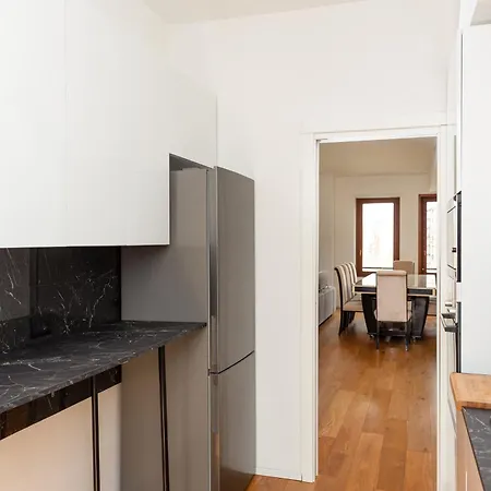 Artstay - Free Parking, Luxury Apt, M5, Sauna ミラノ