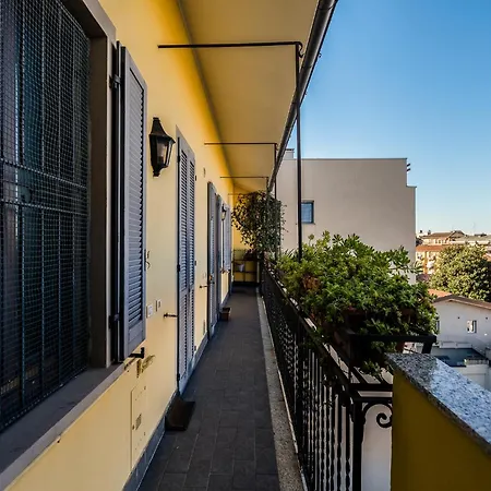 Appartement Bright Loft - Free Private Parking Milaan
