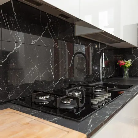 Daire Artstay - Free Parking, Luxury Apt, M5, Sauna *