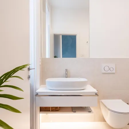 Proudlymi - Nuovo 3 Moscova * Mailand