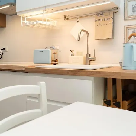 Ma Petite Bleu Apartment