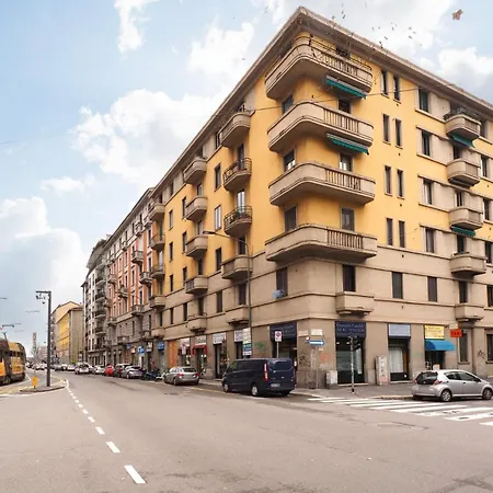 Apartment Luminoso Con Terrazzo Forlanini Linate Milan