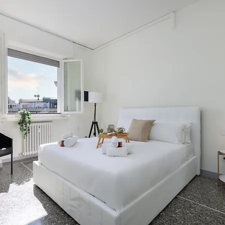 Black & White Vista Duomo 400 Metri *