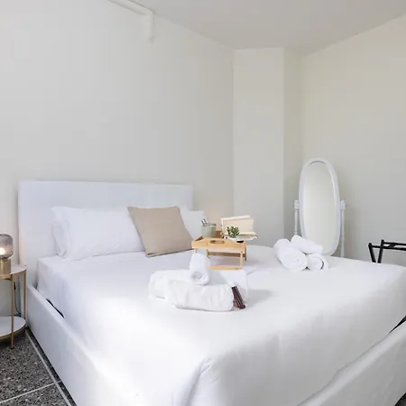 Appartamento Black&white Vista Duomo 400 Metri Milano