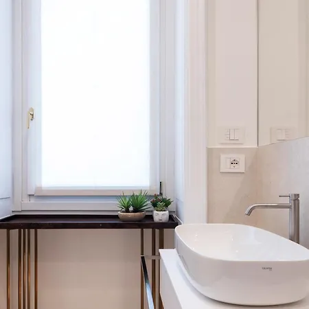 Proudlymi - Nuovo 3 Moscova Mailand