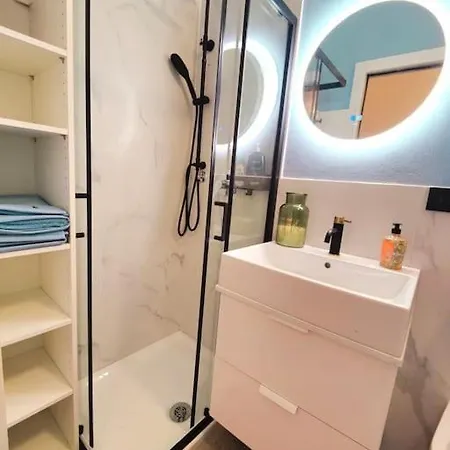 Casa Mamo: Design & Vintage Above Subway アパート ミラノ