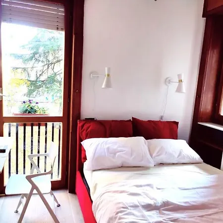 Casa Mamo: Design & Vintage Above Subway