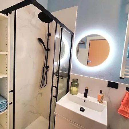 Casa Mamo: Design & Vintage Above Subway * ミラノ