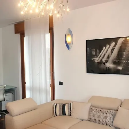 Parking + Balcony Accogliente Bilocale