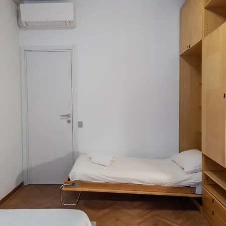 Centrale Vicino Metro E Duomo, Con 2 Bagni E Aria Condizionata Daire