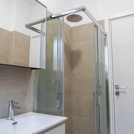 Centrale Vicino Metro E Duomo, Con 2 Bagni E Aria Condizionata Apartment Milan