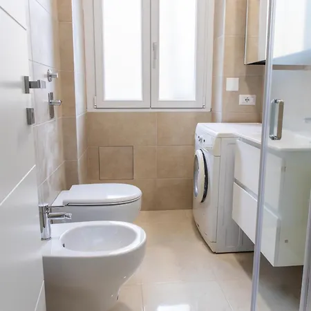 Vicino Metro E Duomo, Con 2 Bagni E Aria Condizionata Appartement Milan