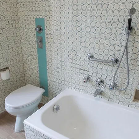 Centrale Vicino Metro E Duomo, Con 2 Bagni E Aria Condizionata Daire