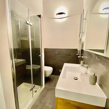 Alla Moda Milano Porta Romana M3 Lodi Tibb Self-Check-In * Milánó