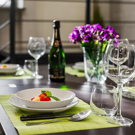 The Skyline Loft - Bosco Verticale Area شقة *