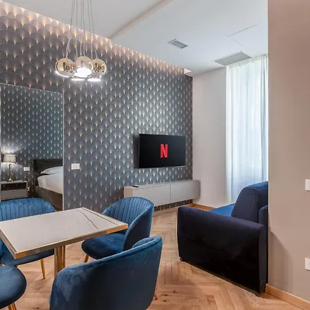 Luxury - Near Stazione Apartmán *